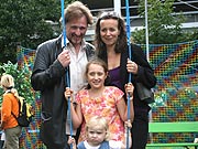 Sänger Bernhard Hirtreiter mit Familie: Ehefrau Beata Marti, Töchter Lilli und Marlene